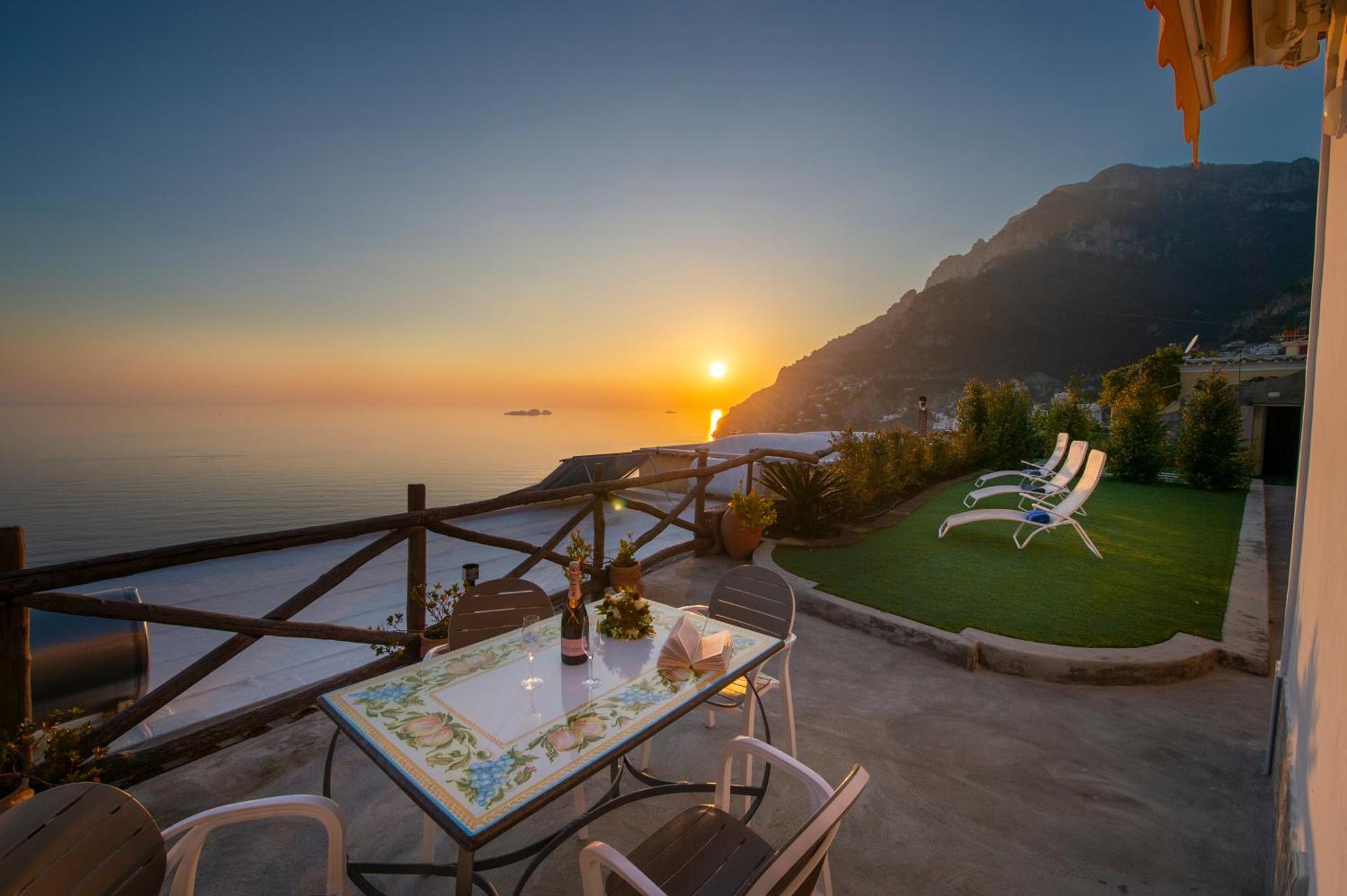Aria Di Mare,Near Elevator, Few Steps, Parking, Garden Lägenhet Positano Exteriör bild